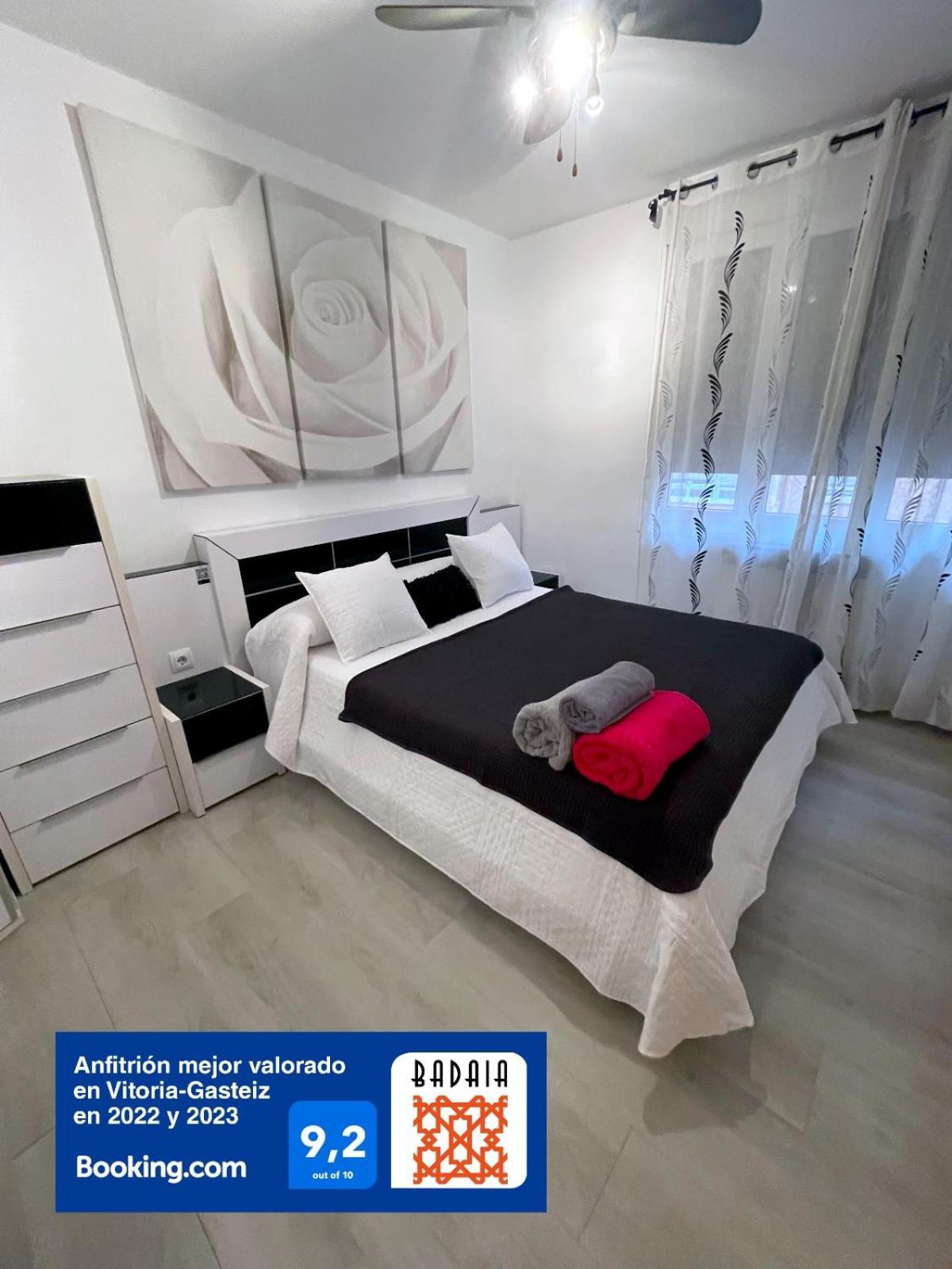 A Las Puertas De La Catedral 90M2 Con Garaje Vitoria-Gasteiz Extérieur photo