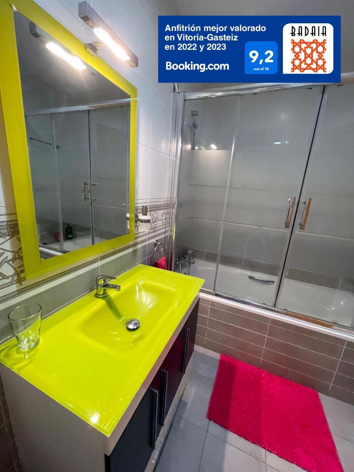 A Las Puertas De La Catedral 90M2 Con Garaje Vitoria-Gasteiz Extérieur photo